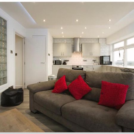 Luxury Panoramic Balcony Swindon Central Buitenkant foto