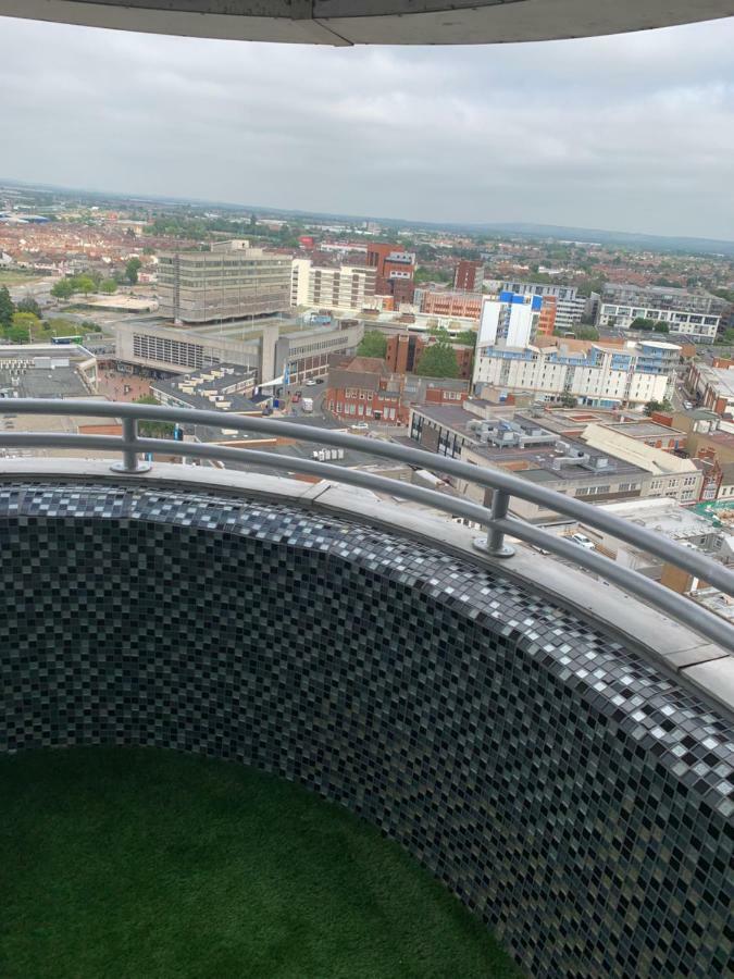 Luxury Panoramic Balcony Swindon Central Buitenkant foto