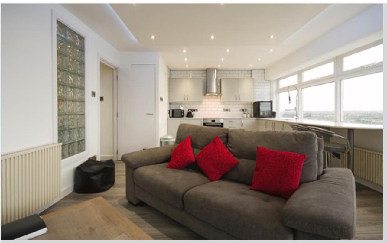 Luxury Panoramic Balcony Swindon Central Buitenkant foto